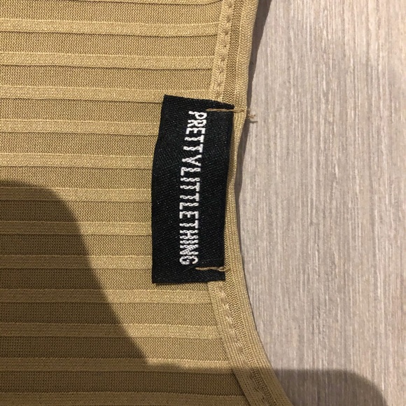 PRETTYLITTLETHING Cropped Tank Top - Picture 2 of 2
